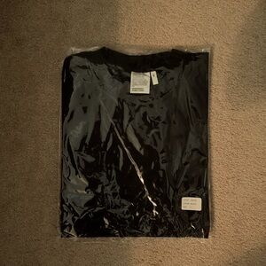 Black tee black noir luxury